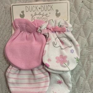 Duck Duck 4 Mittens